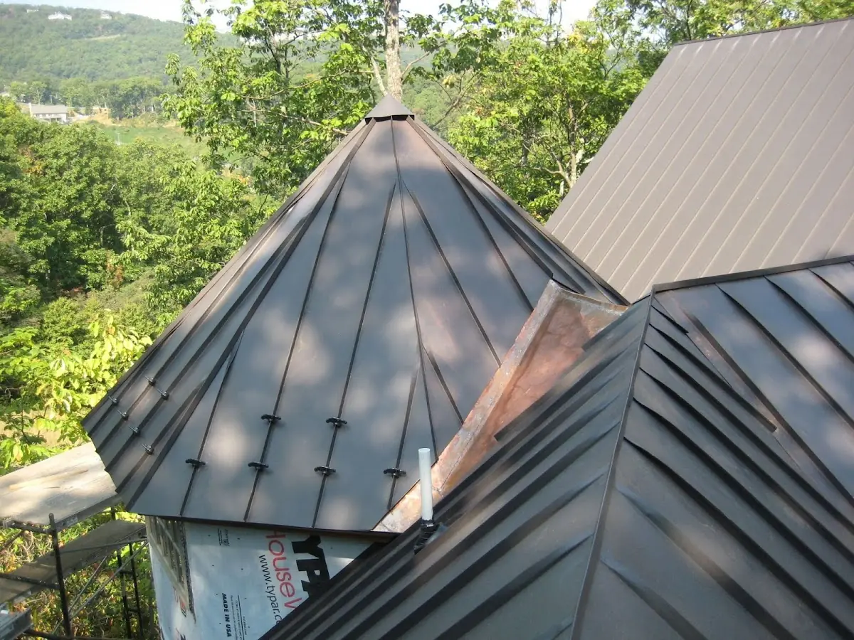 Professional Gutter Cleaning by Craftsman Roofing in Lakewood Mutual